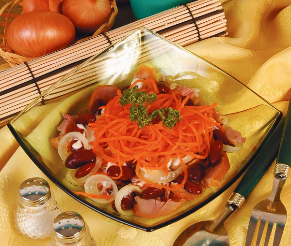 Салат с корейской морковкой и фасолью и кукурузой Салат с корейской морковкой и фасолью и кукурузой