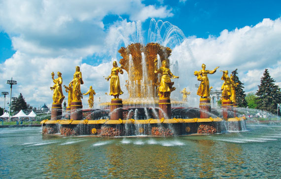 14 самых красивых фонтанов Москвы